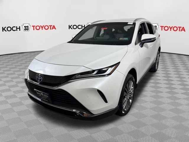 Used 2023 Toyota Venza XLE AWD/4WD image 3