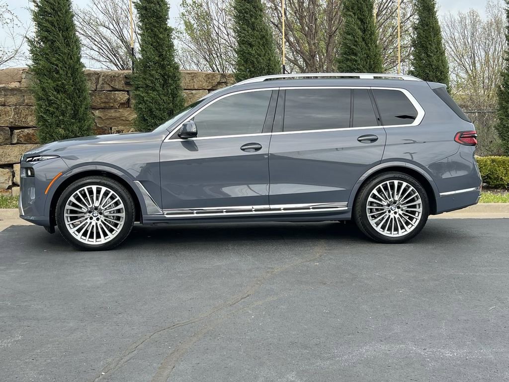 Used 2024 BMW X7 xDrive40i w/ Parking Assistance Package image 2