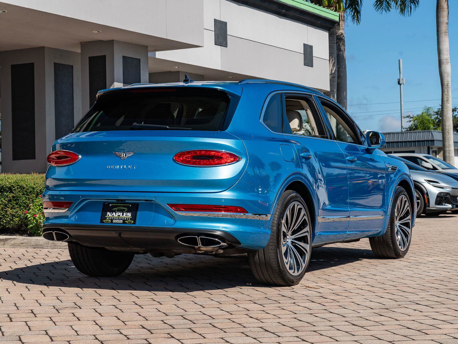 Used 2022 Bentley Bentayga AWD/4WD image 54