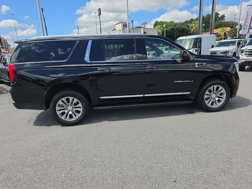Used 2025 GMC Yukon XL Denali AWD/4WD image 8