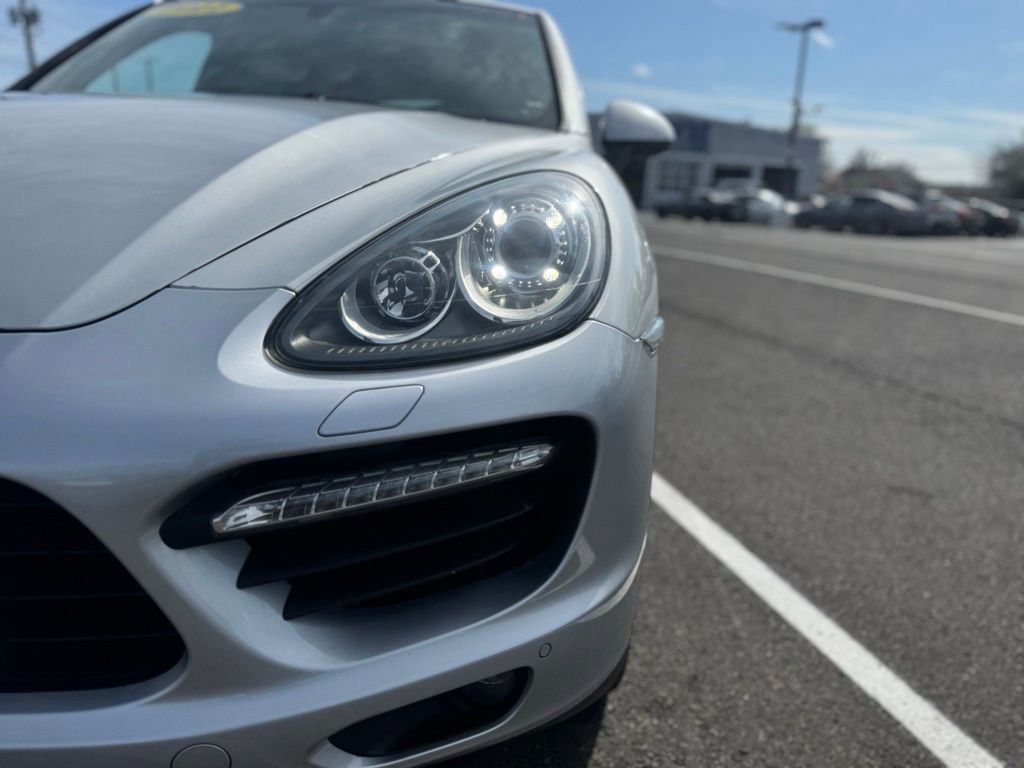 Used 2011 Porsche Cayenne Turbo AWD/4WD image 15