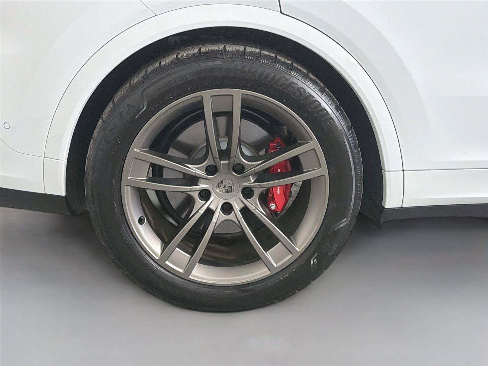 Certified 2025 Porsche Cayenne Turbo AWD/4WD image 13