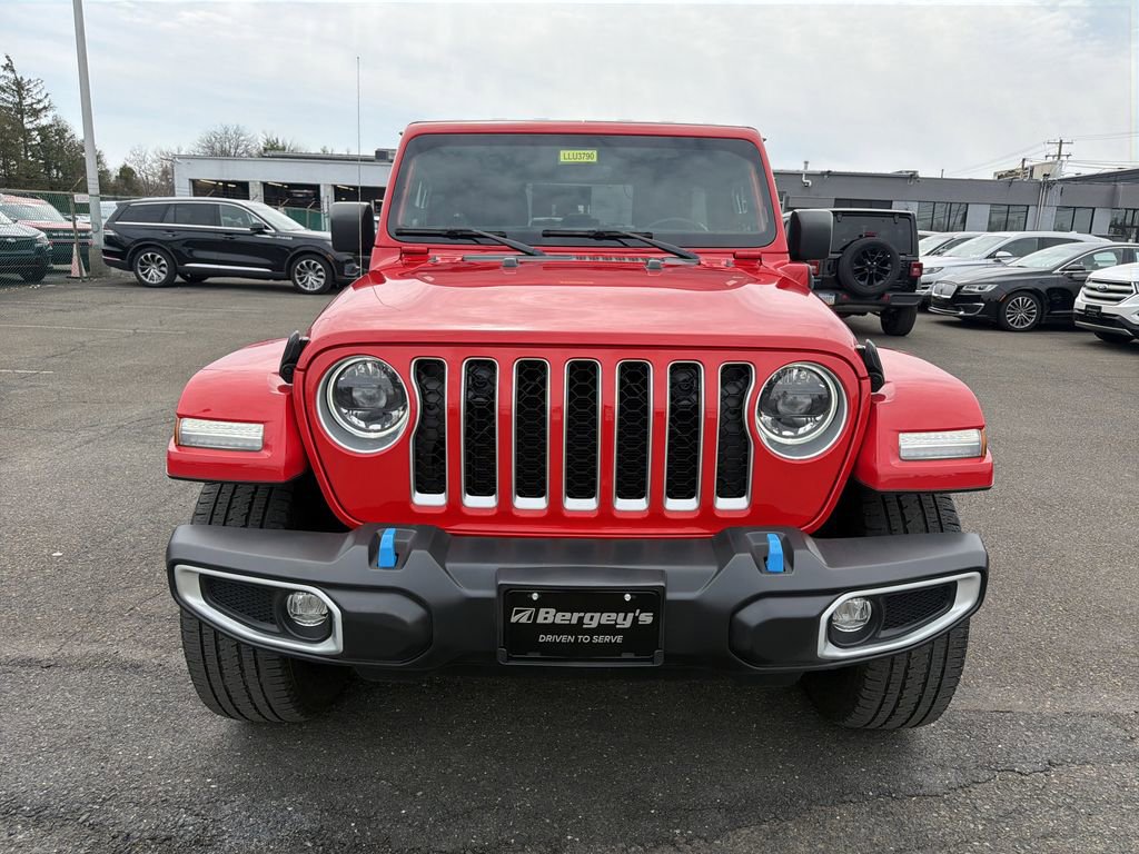 Used 2023 Jeep Wrangler Unlimited Sahara w/ Cold Weather Group AWD/4WD image 9