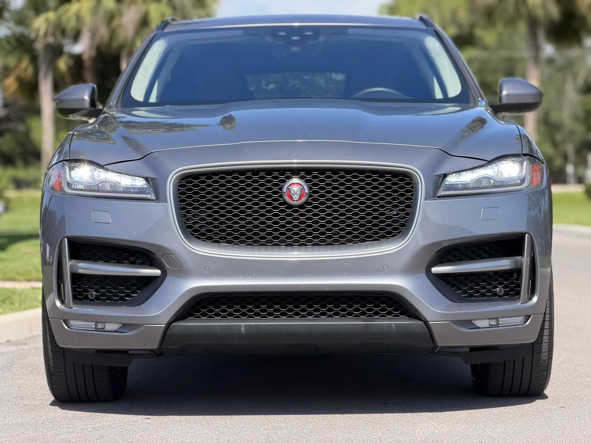 Used 2020 Jaguar F-PACE R-Sport AWD/4WD image 4