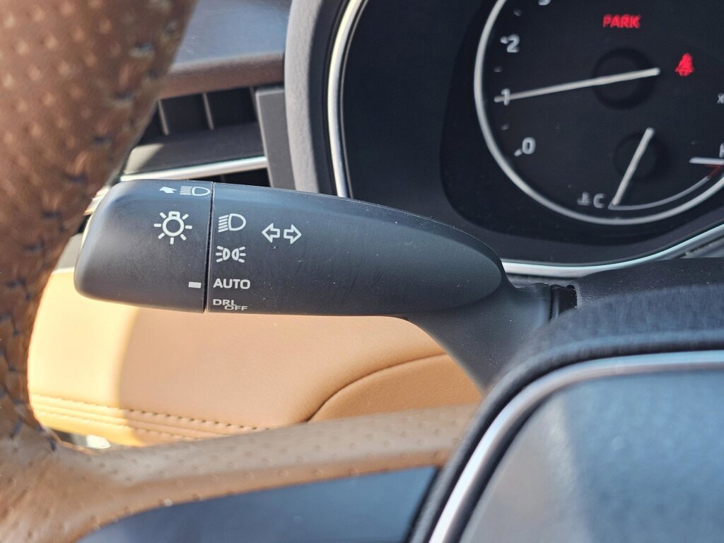 Used 2022 Toyota Avalon Limited w/ Advanced Safety Package image 24