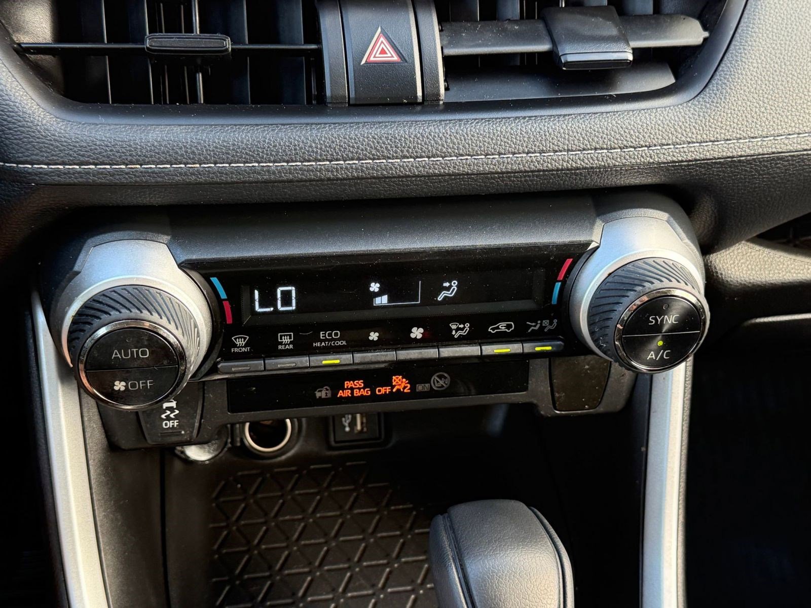 Certified 2024 Toyota RAV4 AWD Hybrid image 26