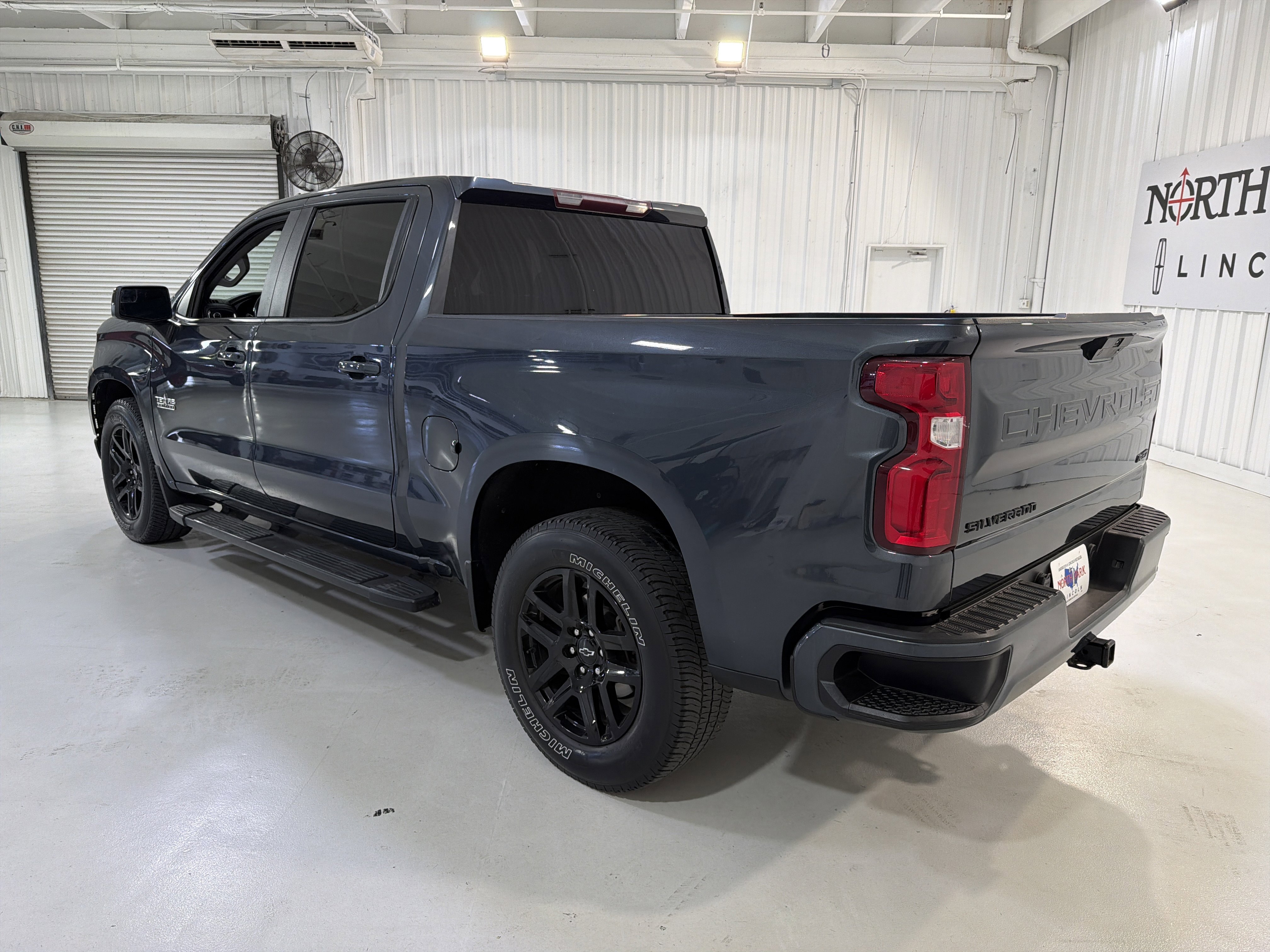 Used 2021 Chevrolet Silverado 1500 RST w/ LPO, Blackout Package image 3
