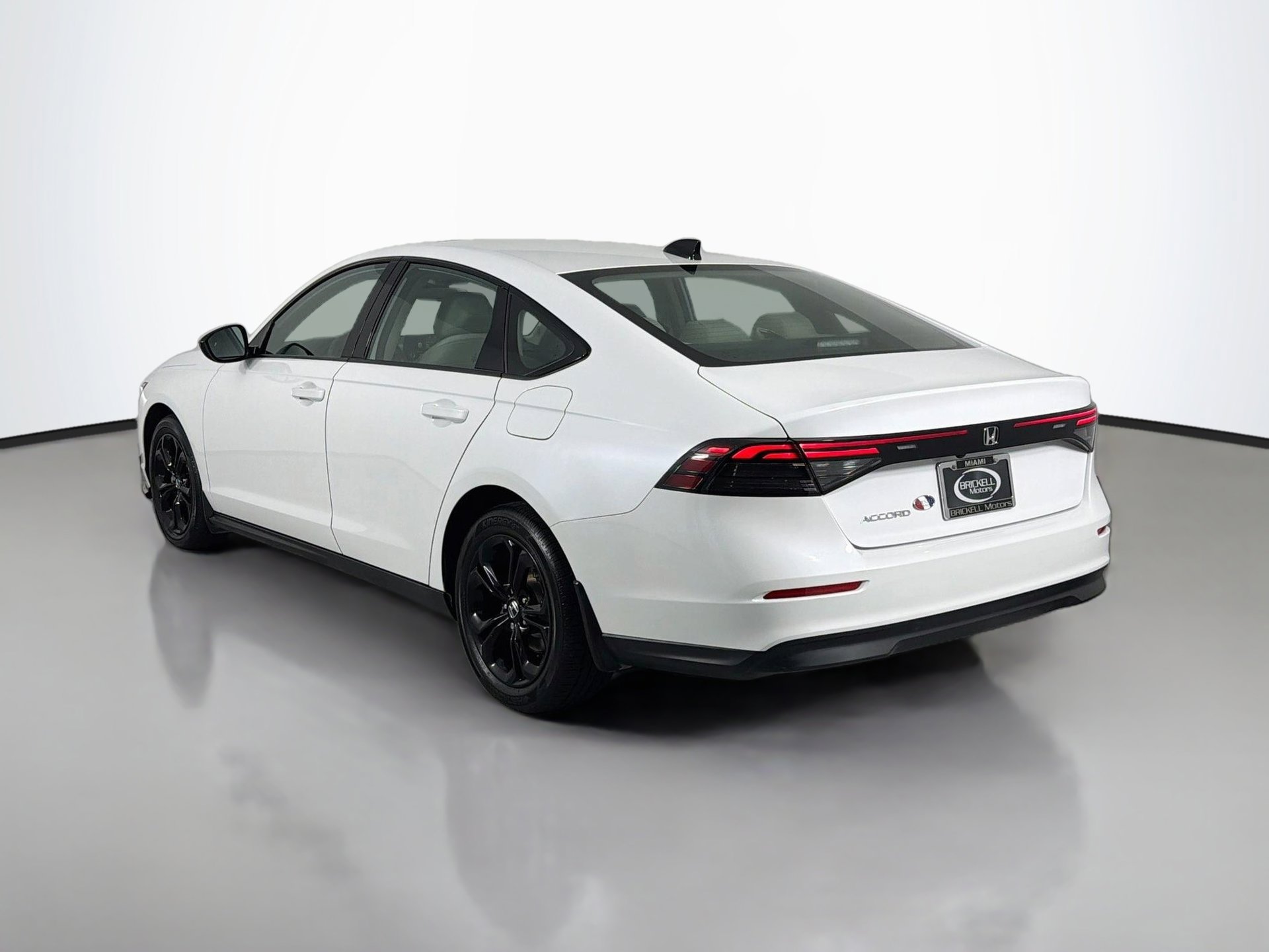 Used 2025 Honda Accord SE image 4