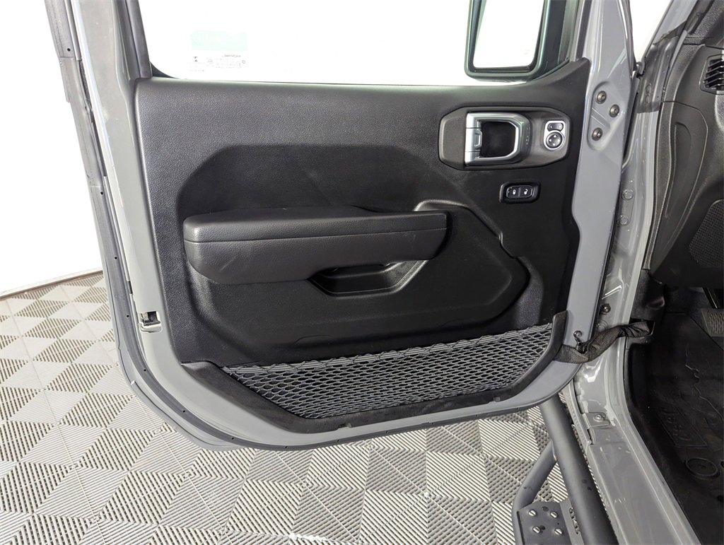 Used 2022 Jeep Gladiator Sport image 18