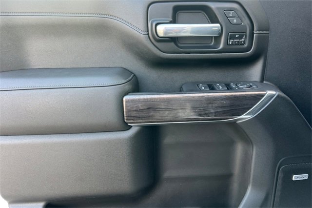 Used 2021 Chevrolet Silverado 2500 LTZ w/ LTZ Premium Package image 11