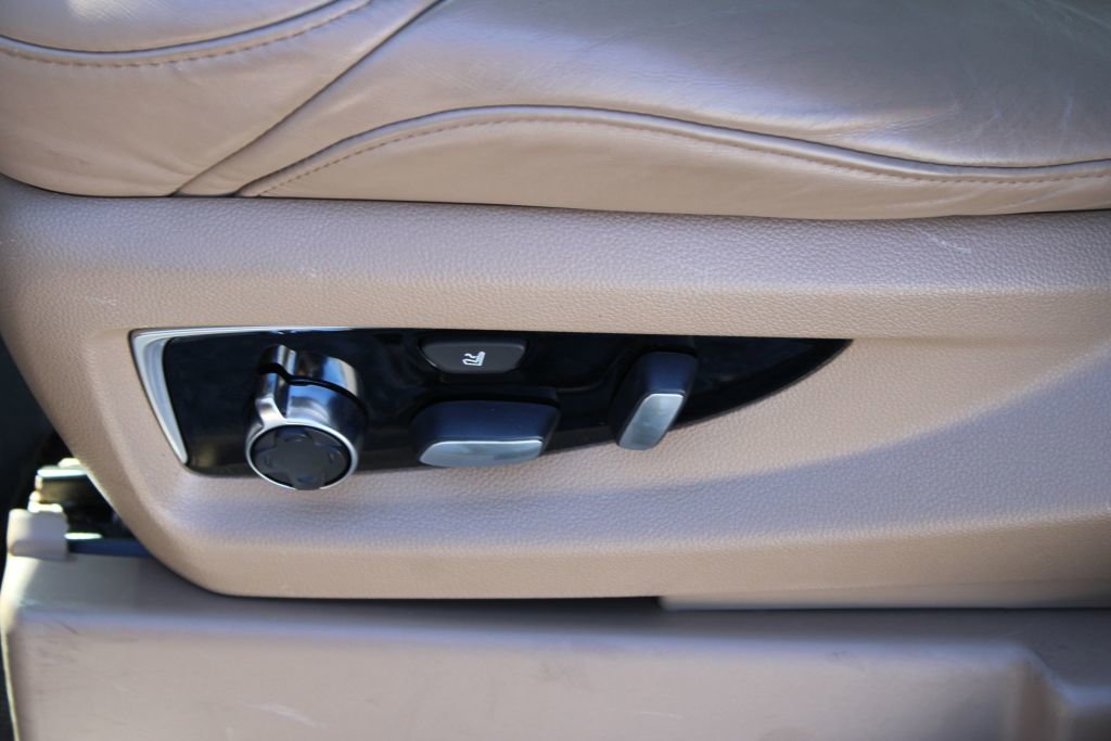 Used 2020 Cadillac Escalade Platinum w/ Escalade Sport Edition AWD/4WD image 20