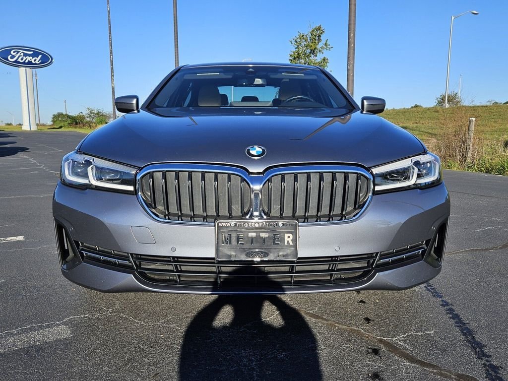 Used 2022 BMW 530i xDrive w/ Convenience Package AWD/4WD image 2