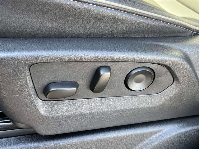 Used 2025 Chevrolet Suburban Premier AWD/4WD image 19