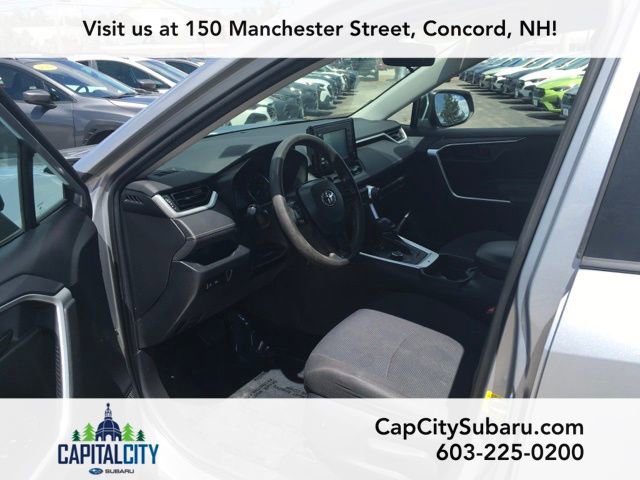 Used 2019 Toyota RAV4 LE w/ Carpet Mat Package AWD/4WD image 13