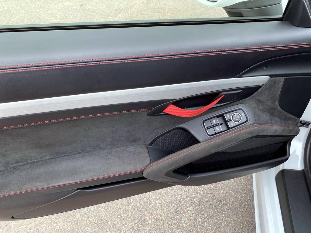 Used 2021 Porsche 718 Boxster Spyder RWD image 30
