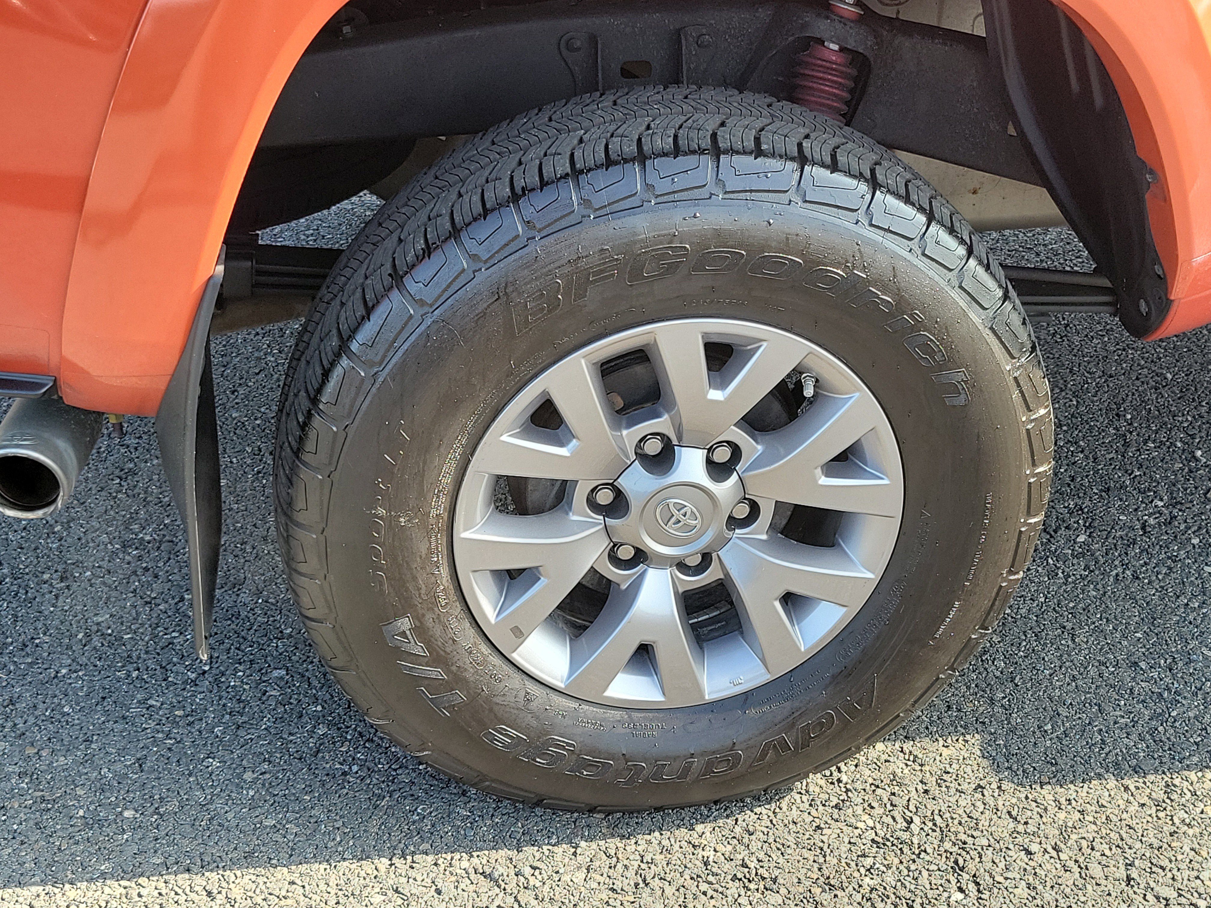 Used 2018 Toyota Tacoma SR5 RWD image 18