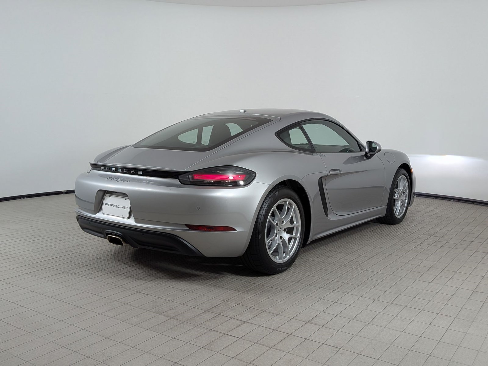 Certified 2025 Porsche 718 Cayman RWD image 9