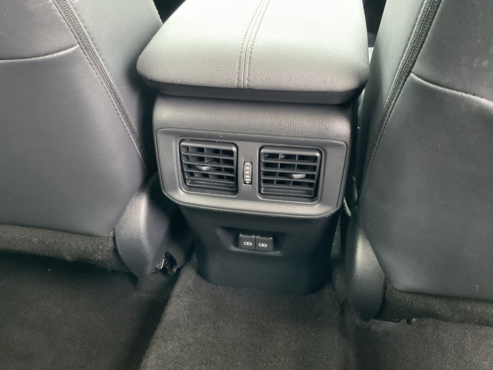 Used 2023 Toyota RAV4 Limited image 17