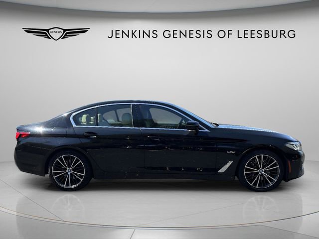 Used 2023 BMW 530e xDrive image 3