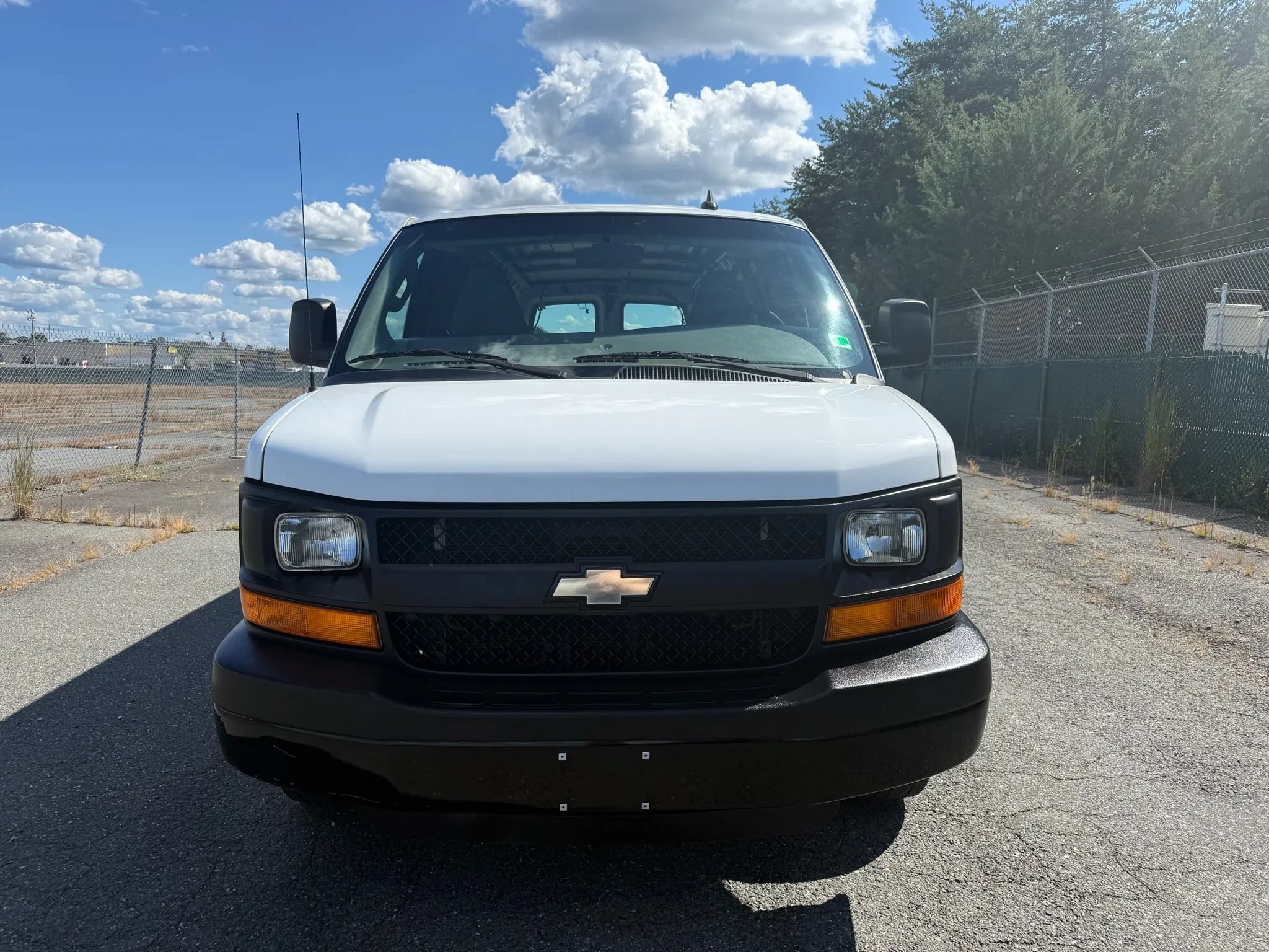 Used 2016 Chevrolet Express 2500 RWD image 5