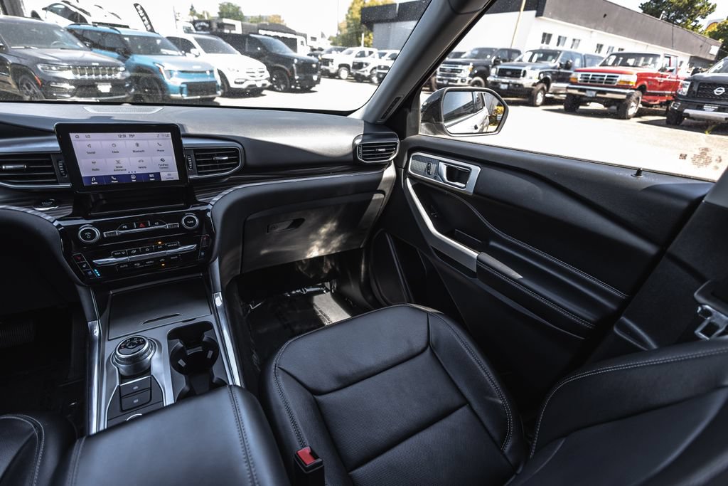 Used 2022 Ford Explorer Limited AWD/4WD image 22