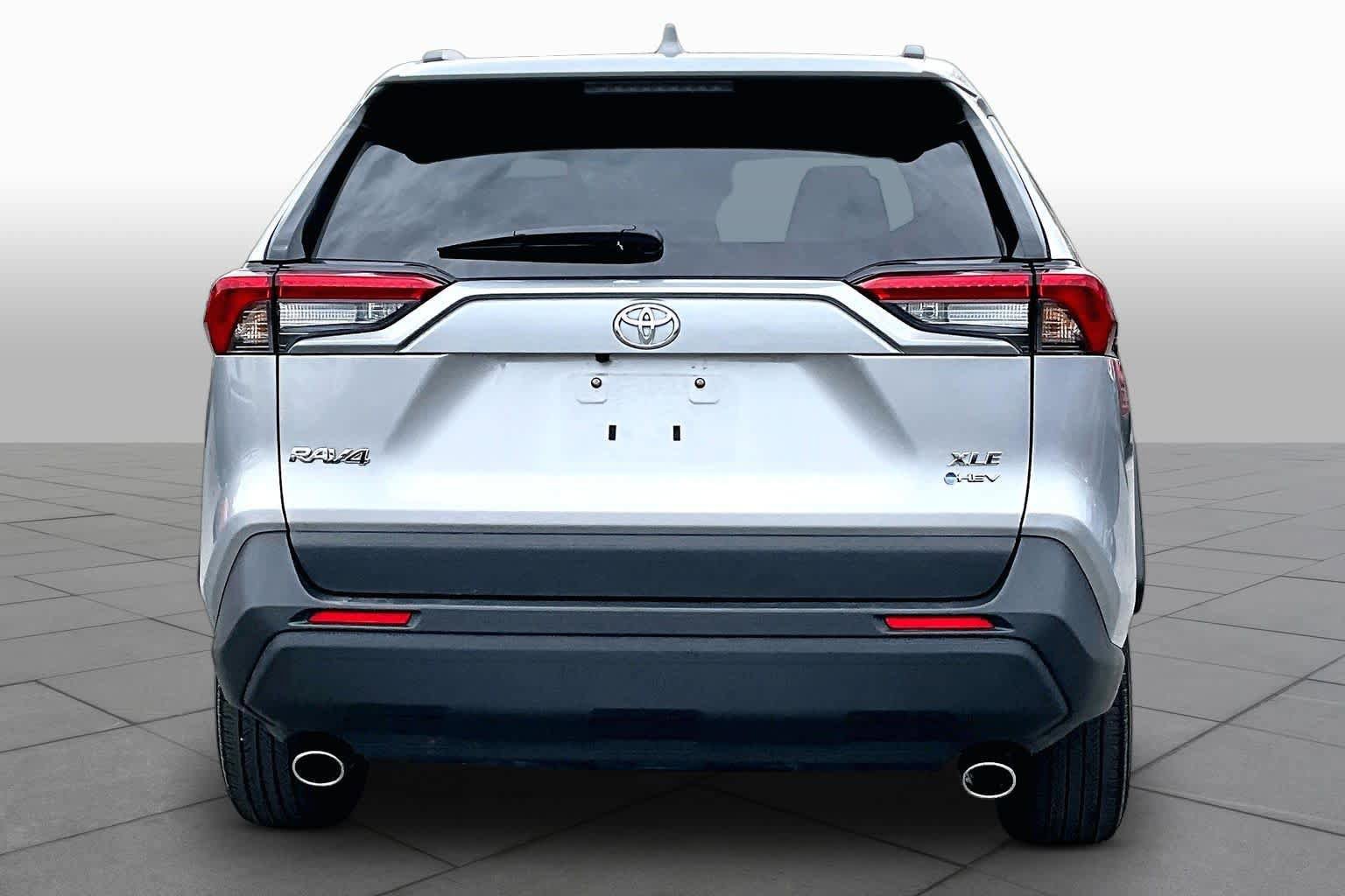 Used 2025 Toyota RAV4 XLE AWD/4WD image 5