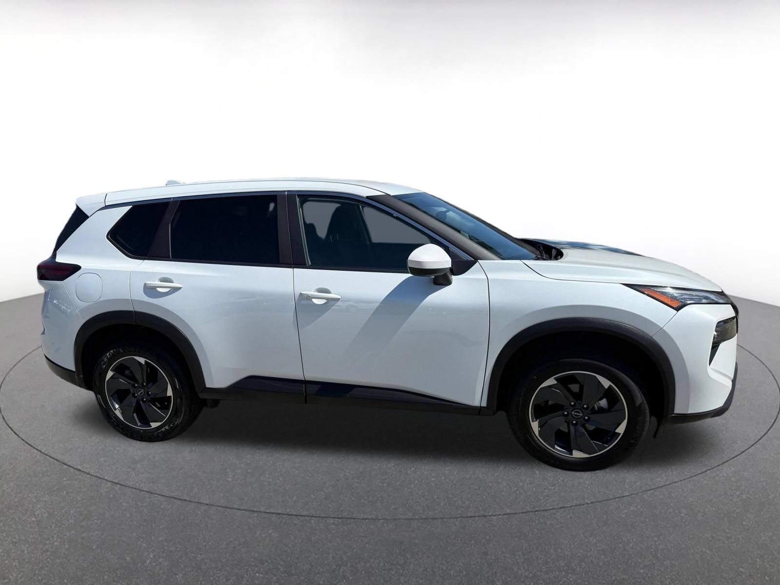 Used 2025 Nissan Rogue SV FWD image 14