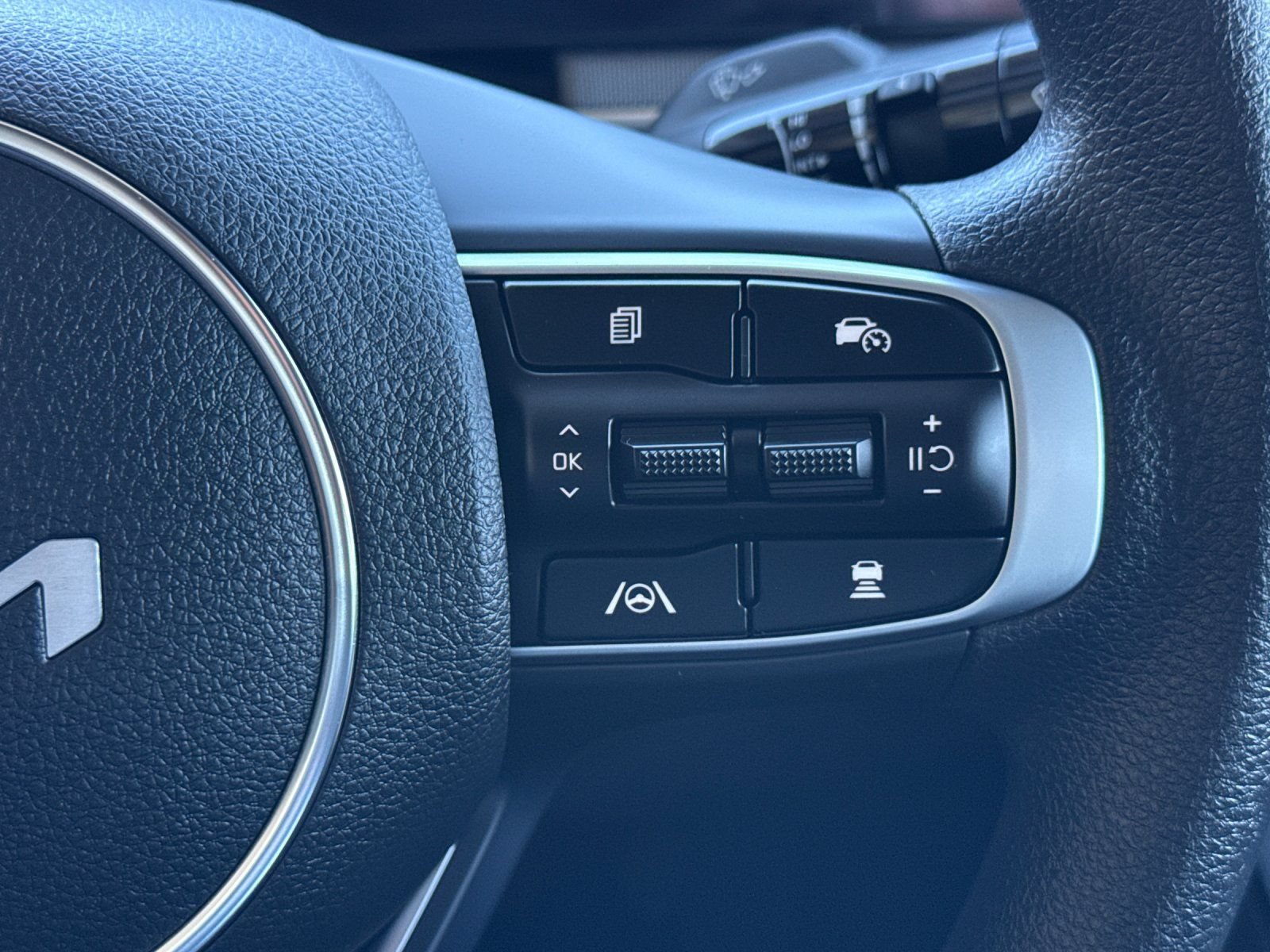 New 2026 Kia K5 LXS FWD image 25