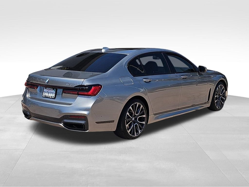 Used 2021 BMW 740i w/ M Sport Package RWD image 3
