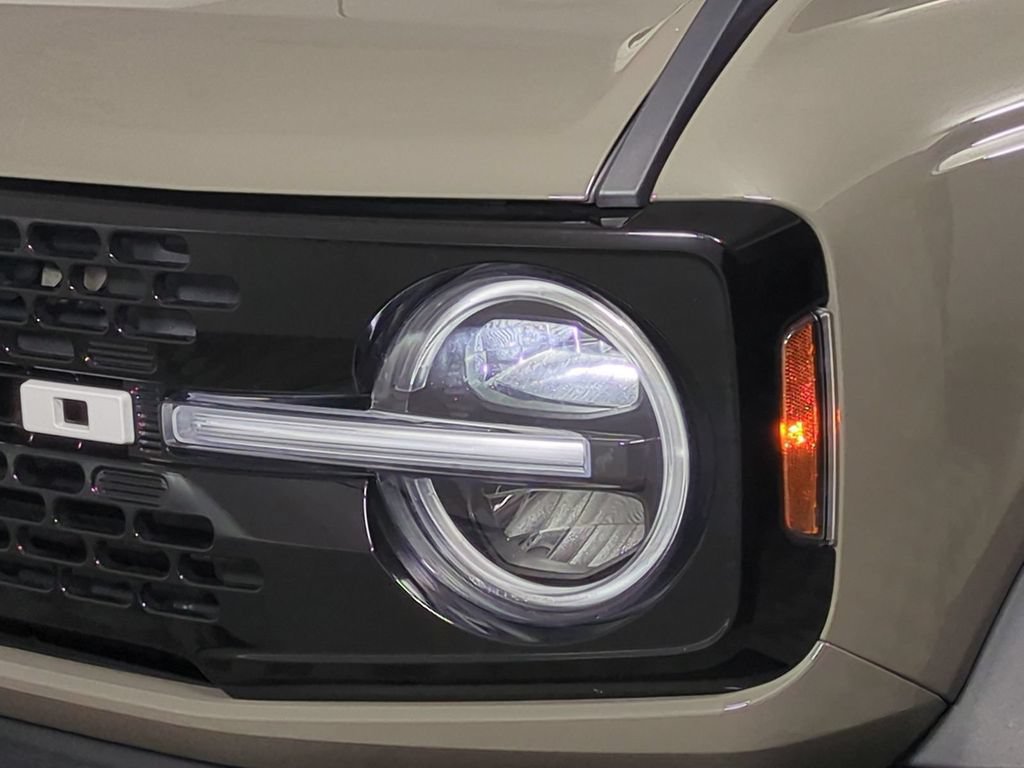 Used 2025 Ford Bronco Outer Banks AWD/4WD image 9
