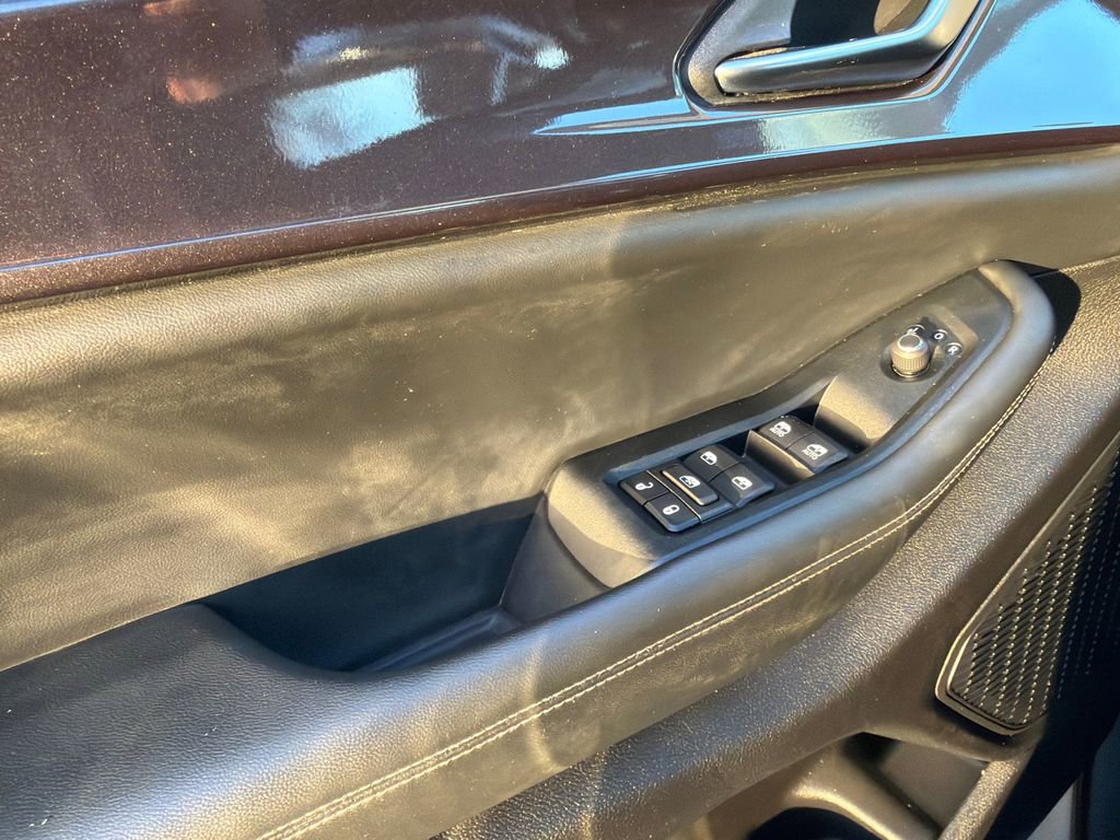 Used 2023 Jeep Grand Cherokee Altitude image 33