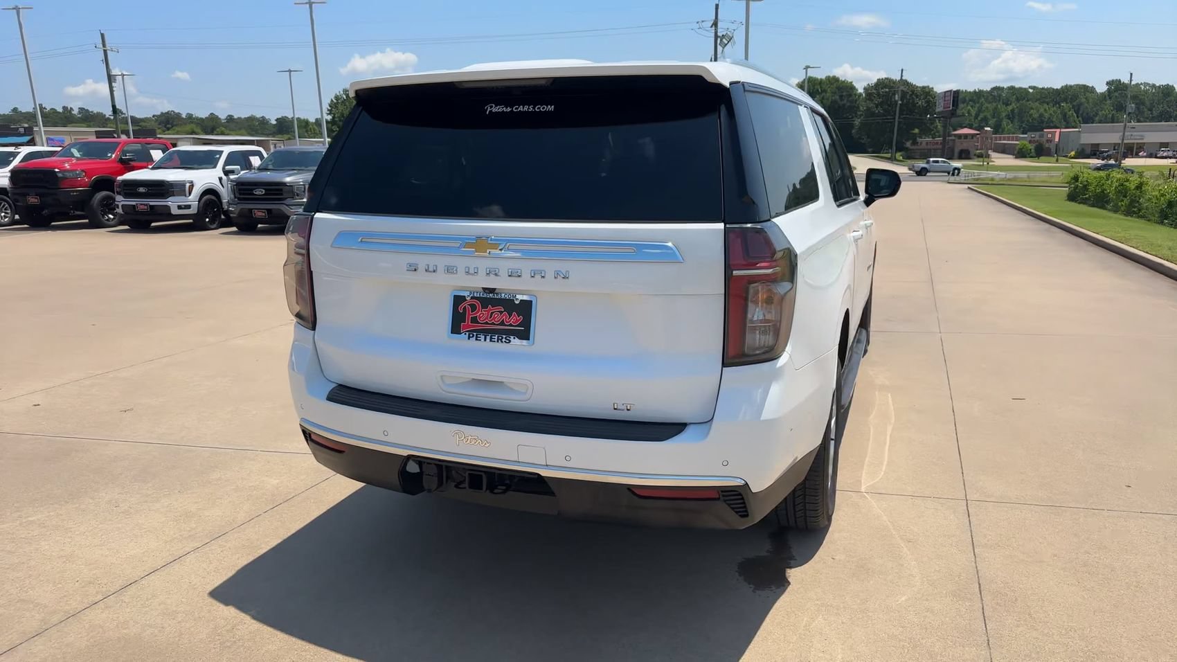 Used 2024 Chevrolet Suburban LT RWD image 8