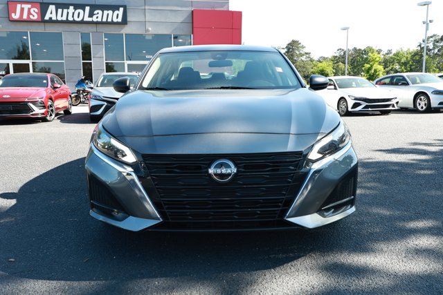 Used 2024 Nissan Altima 2.5 SV FWD image 2