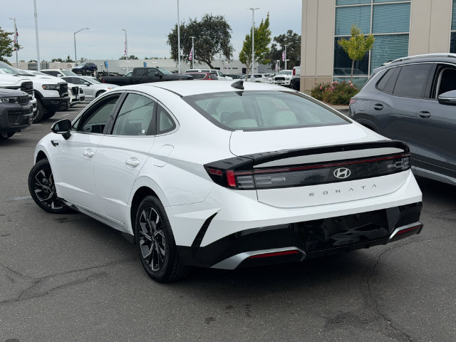 Used 2025 Hyundai Sonata SEL FWD image 9