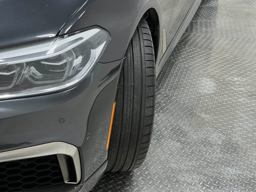 Used 2019 BMW M550i xDrive image 38