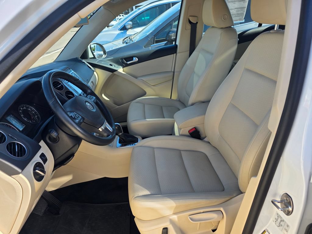 Used 2017 Volkswagen Tiguan S FWD image 4