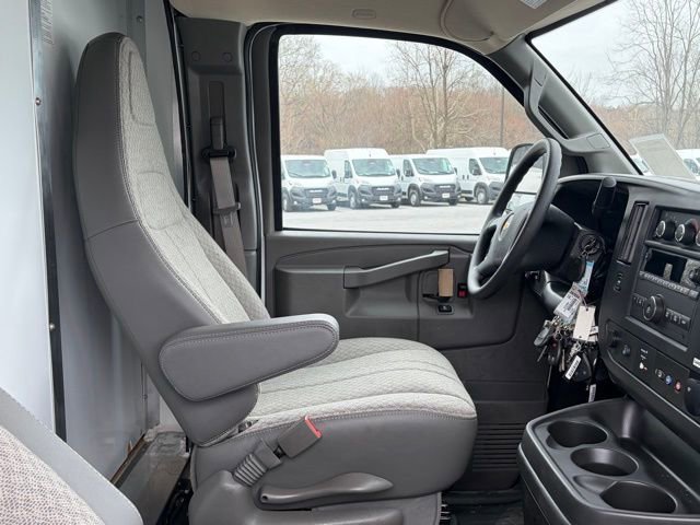 New 2025 Chevrolet Express 3500 w/ Power Convenience Package image 28