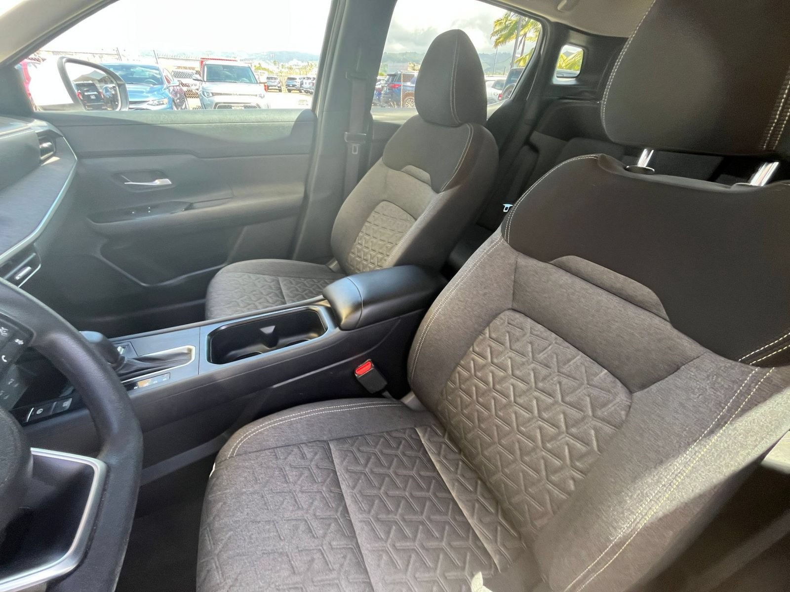 Used 2025 Nissan Kicks SV FWD image 24