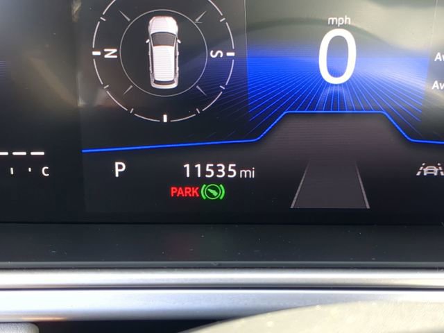 Certified 2025 Volkswagen Taos SE w/ Black Wheel Package image 31