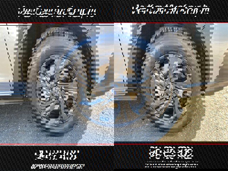 Used 2025 Subaru Crosstrek 2.0i image 24