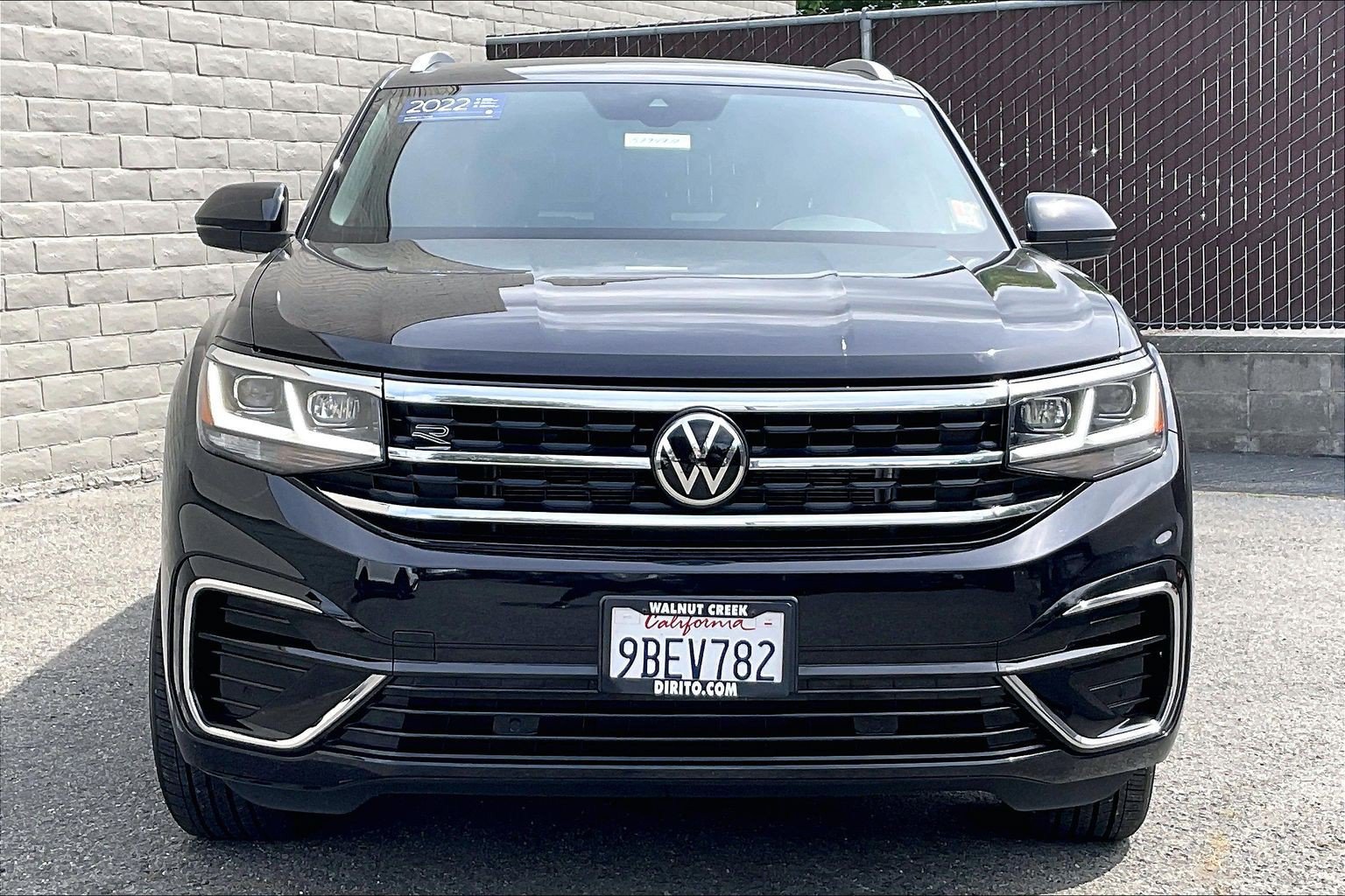 Certified 2022 Volkswagen Atlas Cross Sport SEL R-Line AWD/4WD image 2