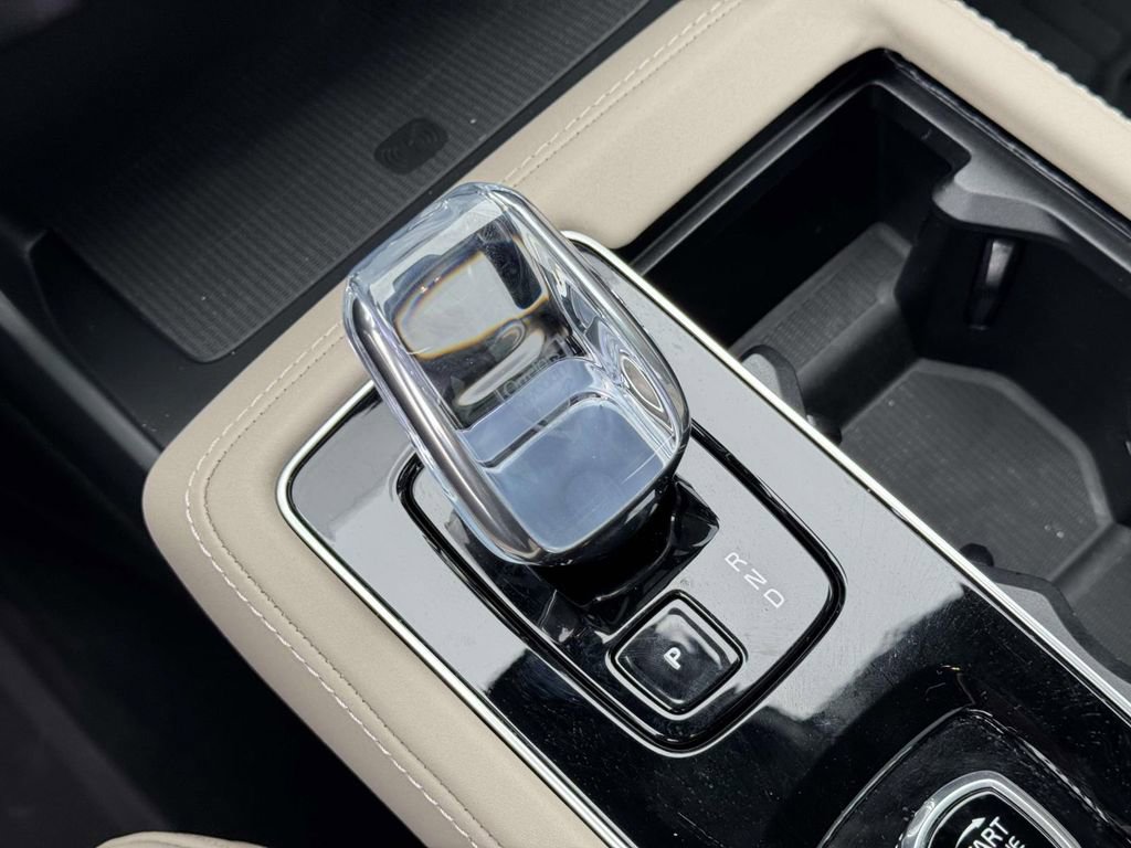 Certified 2026 Volvo XC90 B6 Plus w/ Protection Package image 28