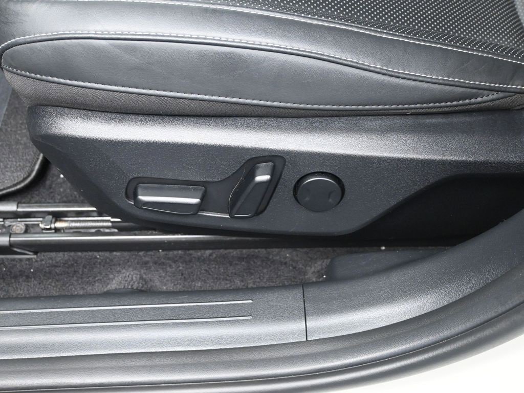 Certified 2022 Kia EV6 Wind w/ Wind Technology Package image 12