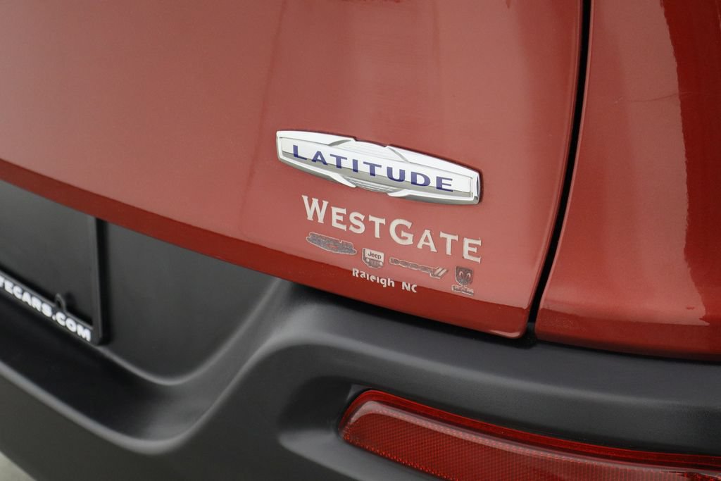 Used 2015 Jeep Cherokee Latitude w/ Comfort/Convenience Group FWD image 36