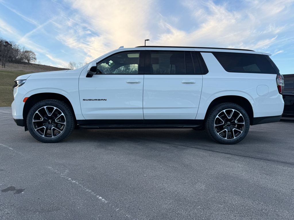 Used 2024 Chevrolet Suburban RST AWD/4WD image 15