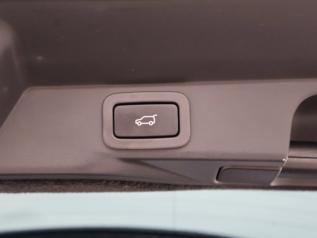 Used 2020 Land Rover Range Rover Sport SVR AWD/4WD image 19