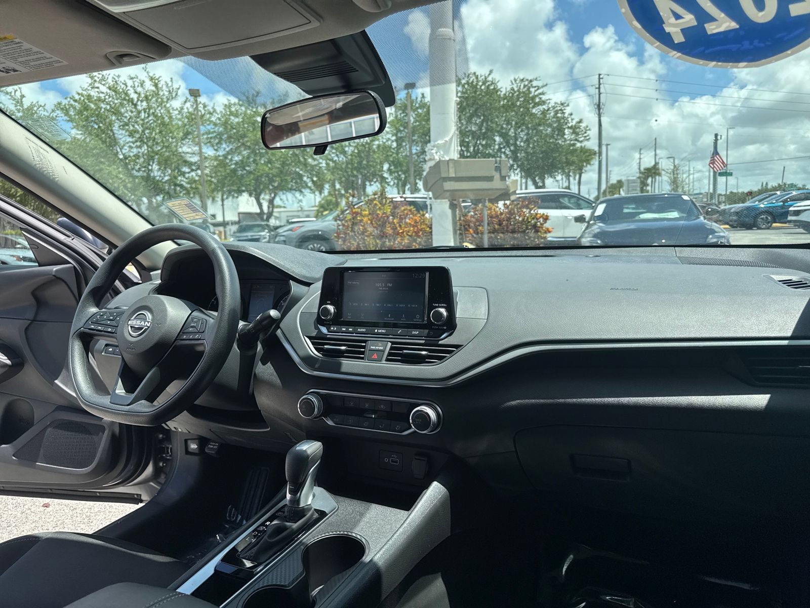 Used 2024 Nissan Altima 2.5 S FWD image 38