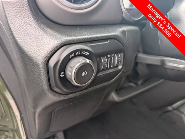 Used 2022 Jeep Wrangler Rubicon w/ Steel Bumper Group AWD/4WD image 12