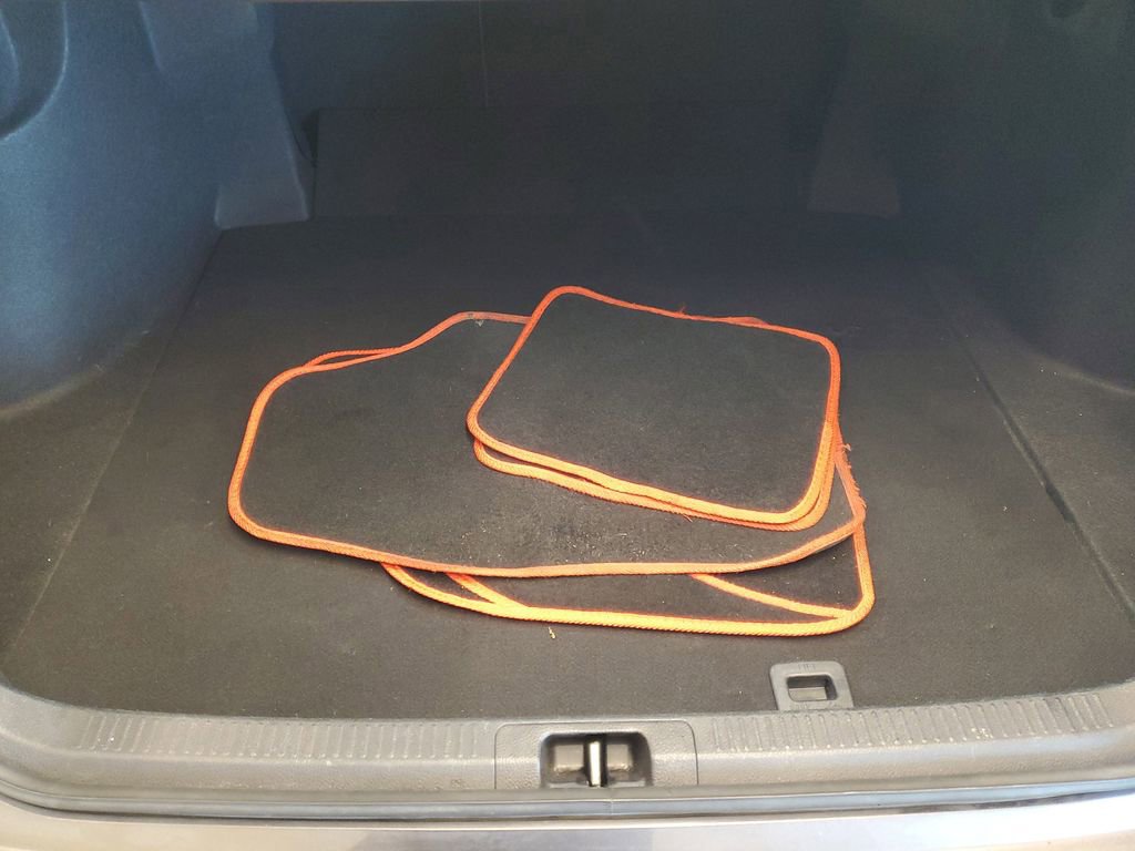 Used 2022 Toyota Camry SE image 8