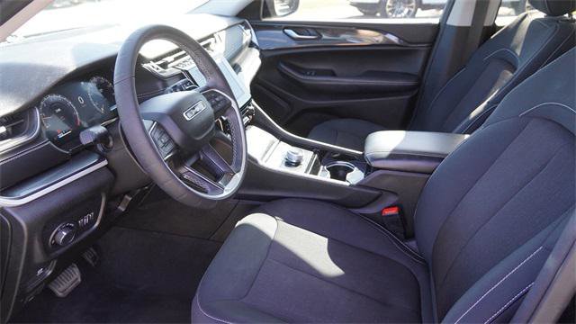 Certified 2023 Jeep Grand Cherokee Laredo w/ Luxury Tech Group I image 18